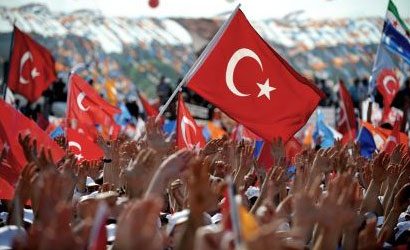 Follia in Turchia-Grecia: nel minuto di silenzio i tifosi inneggiano ad Allah!