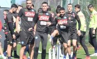 Napoli niente ritiro, gli azzurri si ritroveranno domani mattina a Castelvolturno. Novit� su Callejon