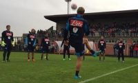 Seduta pomeridiana a Milano. Grande entusiasmo sugli spalti! Hamsik, Insigne e Hysaj con il gruppo