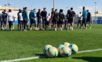 Napoli a Riad, tre calciatori super concentrati. Di Lorenzo e Buongiorno se la ridono