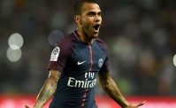 VIDEO - Che batosta per Dani Alves: il ginocchio ha fatto crac, addio Mondiale