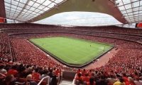 VIDEO - Vergogna a Londra: gesti scimmieschi e saluto nazista durante il match con l'Arsenal!