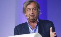 Burioni ironizza: Benvenuto al collega Ronaldo nella schiera dei virologi, sar� utile nella partitella...