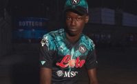 Burlon da applausi: zittisce un commento razzista sulla nuova maglia del Napoli