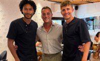 Cajuste e Lindstrom a cena a Pozzuoli. Nello stesso ristorante anche Vergara