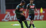 Callejon idolo dei tifosi a Dimaro, bagno di folla: Ti Amo, Sono qui per te e Mertens, ma quei capelli...
