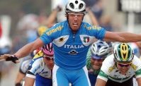 Cipollini mi punt� una pistola alla tempia. L'ex ciclista risponde all'ex moglie