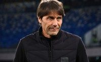 Conte: Non &egrave; una stagione positiva per gli arbitri. La squadra va solo elogiata. Scudetto? Evitiamo domande ridicole