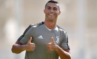 Cristiano Ronaldo trasloca le sue super car di notte: va via dalla Juventus? (VIDEO)