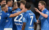 Napoli-Frosinone, pagelle: De Bruyne stellare, Neres scheggia. Il voto ad Allegri, Lang e Badiashile