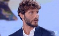 Stefano De Martino, disavventura a Milano: il conduttore rapinato con il trucco dello specchietto