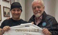 De Laurentiis in visita dal dentista, maglia con una dedica da brividi