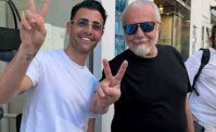 De Laurentiis in vacanza a Capri tra relax e un simpatico scatto social