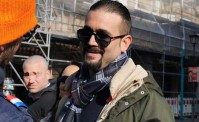 Presidente, vinciamo?. La risposta di Edo De Laurentiis. Marea di tifosi del Napoli per le strade di Francoforte