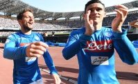 VIDEO - Il Napoli vince, pazza esultanza di una tifosa inglese: le immagini girano il mondo