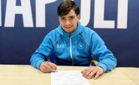 Elia Favicchio firma con il Napoli, primo contratto per il furetto partenopeo