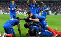 FOTO - E' successo di tutto in Francia, festa rovinata: c'� anche un morto