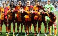 Il Galatasaray vince, ma Mertens viene sostituito. I tifosi: Sta giocando fuori ruolo