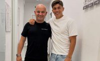 Favasuli si ambienta a Napoli: visita allo studio Sirignano. Giovane accelera in palestra