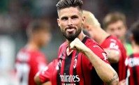 Giroud lascia il Milan, arriva la firma con la nuova squadra: l'annuncio di Romano