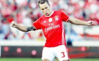 Napoli e Juventus si sfidano per Grimaldo: pu� arrivare a zero