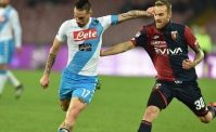 Hamsik e quel gesto stupendo. Poi il massaggiatore lo rincorre: Mettiti il giubbino!