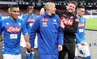 Bravo capitano. Allan si complimenta con Hamsik. Lo slovacco ha realizzato col Dalian il suo primo gol