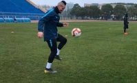 Hamsik stupisce in allenamento, goal magnifico di sinistro: portiere immobile! I compagni: Ohhhh