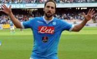 Amoruso: Napoli, � assurdo quanto accaduto: si rischia di perdere Higuain