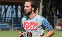 Tina: Higuain ancora claudicante, novit� per domani. Ritiro? Sarri ha deciso