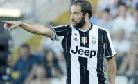 Presidente microbiologi italiani: Higuain ha dato un pessimo esempio, doveva restare a casa!