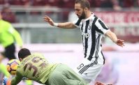 VIDEO - Juventus, Higuain raggiunge il JMedical. L'appello dei tifosi: Gonzalo resta con noi!