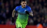 Sei dispiaciuto per la situazione che stai vivendo?. Gesto di stizza di Icardi ad un giornalista