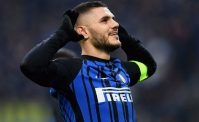 FOTO ESCLUSIVA - L'Inter arriva a Napoli e viene accolta in modo civilissimo dai tifosi: Icardi...
