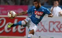 FOTO - Insigne lascia il San Paolo, la reazione del calciatore. C'era anche il padre ad attenderlo