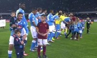 Il figlio di Insigne indossa la maglia di un altro calciatore del Napoli (FOTO)
