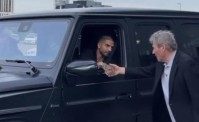 C'� un'auto fuori al cancello, � Insigne!. La reazione degli ex compagni