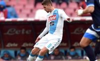 Grinta Jorginho, sta caricando la squadra: Dai, dai!. Bel gesto anche di Pavoletti