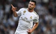 Jovic-Napoli, Gattuso ha fatto un altro nome. De Laurentiis fissa la cifra per il nuovo attaccante