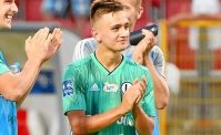 Karbownik, altro che Napoli: ufficiale la cessione al Brighton, resta un anno in prestito a Varsavia