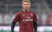 Eriksen si accascia, il gesto di Kjaer da eroe e la corsa della compagna in lacrime