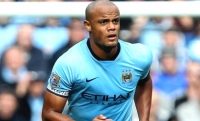PREMIER LEAGUE - Kompany regala tre punti al City con un eurogol pazzesco! Liverpool a -1 dai Cityzens