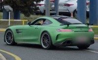 Kvaratskhelia, che bolide. La nuova supercar del talento georgiano