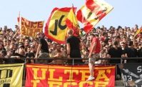 Il Lecce torna in A, i tifosi: Col Napoli il vero derby del Sud!. La risposta dei supporters azzurri