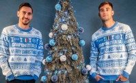 Il Napoli presenta il nuovo maglione di Natale. Quanto costa e dove comprarlo