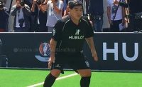VIDEO - Maradona, il bellissimo omaggio degli All Blacks: la maglia di Diego prima del rito Haka!