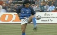 VIDEO - Bayern-Napoli: 2-2, 19 aprile 1989. Maradona show: il riscaldamento pi� famoso del mondo