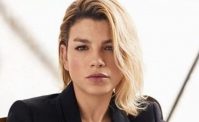 Emma Marrone: Problemi di salute, devo fermarmi. I napoletani le scrivono: Non mollare, guerriera!
