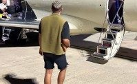 Napoli partito per Manchester: due ospiti speciali con De Laurentiis sull'aereo