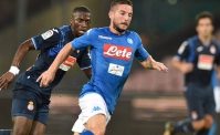 Arbitro, � rigore!, Mertens protesta. Caressa: Braccio largo di Wallace, secondo me...